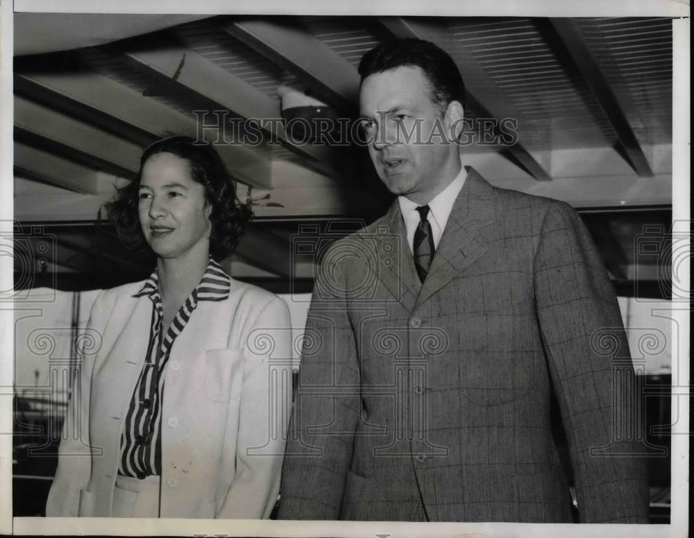 1940 Press Photo Dr &amp; Mrs Robert Hutchins, University Pres. - Historic Images