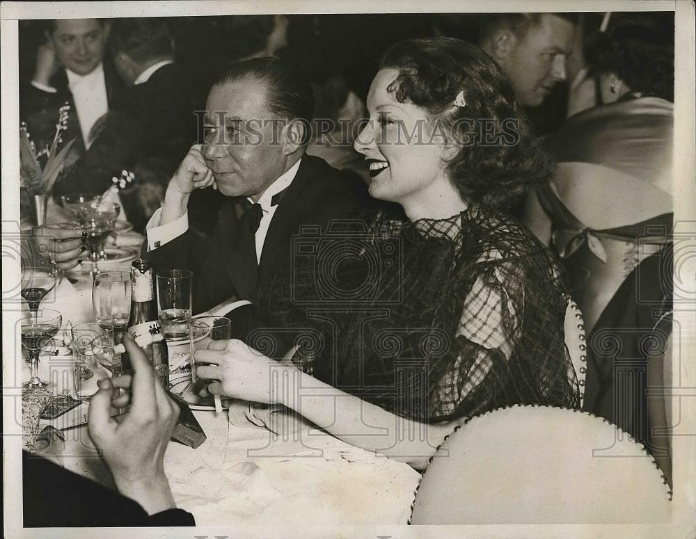 1934 Press Photo Majorie Fisher AC Blumenthal Chez Marianne New York Restaurant - Historic Images