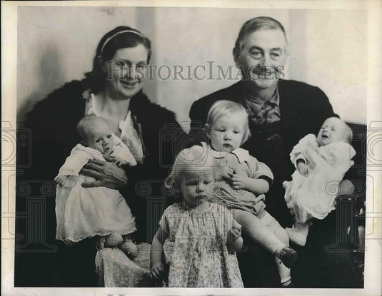 1934 Press Photo Mr. and Mrs. Andrew J. Robertson, Andrew, Junior, Lele Rhetta - Historic Images