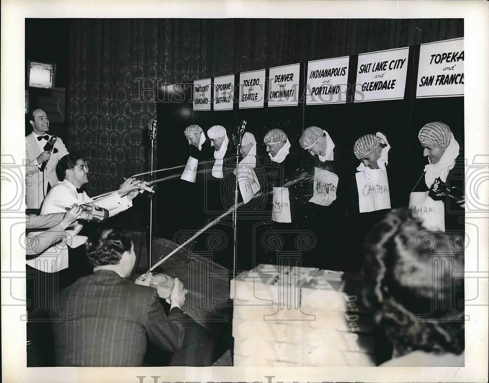 1947 Press Photo Truth And Consequences Radio Program Contest - nea76028 - Historic Images