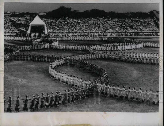 1959 Press Photo Performing an ancient ritual called "Long Finger Dance" opening - Historic Images