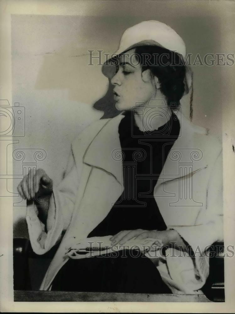 1935 Press Photo Kathryn Parks on witness stand during coroner&#39;s hearing on - Historic Images