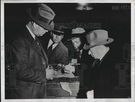 1935 Press Photo San Quentin Penitentiary Captain Ralph GR Mantlow - nea73019 - Historic Images