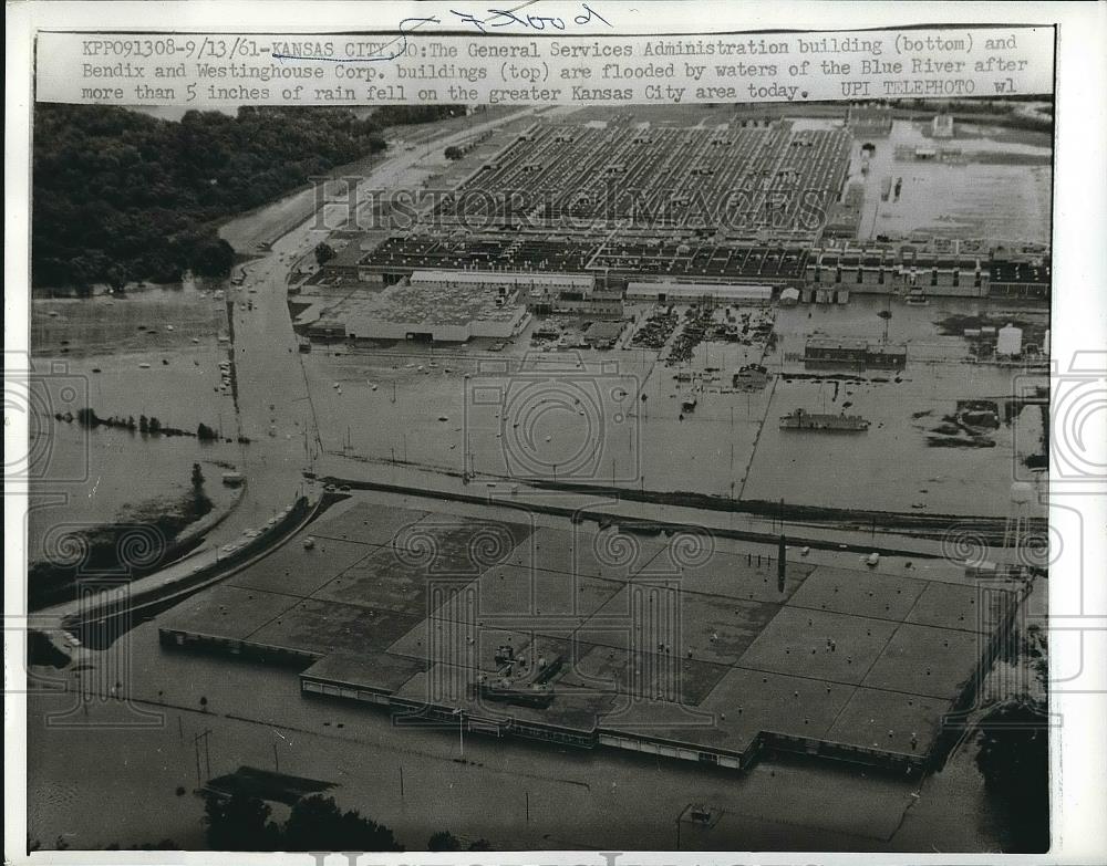1961 Press Photo View of the Westinghouse Corp. flooded by waters at Kansas City - Historic Images