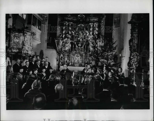 1968 Press Photo James Mason in "Silent Night" as composer Franz Gruber - Historic Images