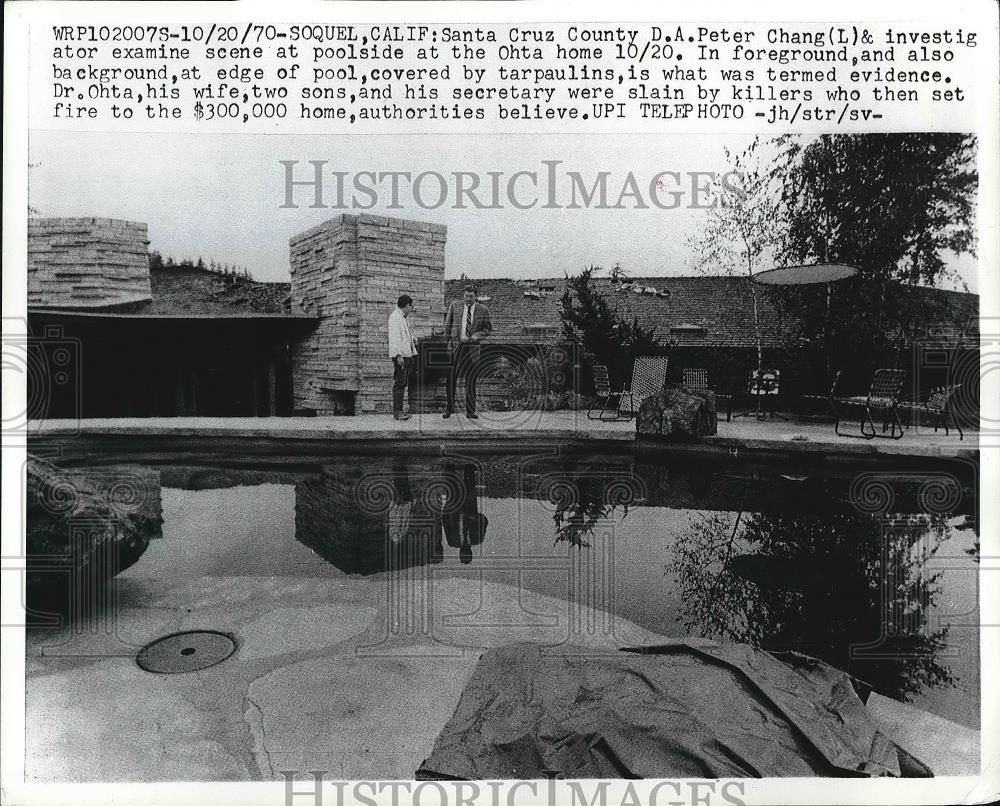 1970 Press Photo Investigator Peter Chang at Poolside Crime Scene in Soquel - Historic Images