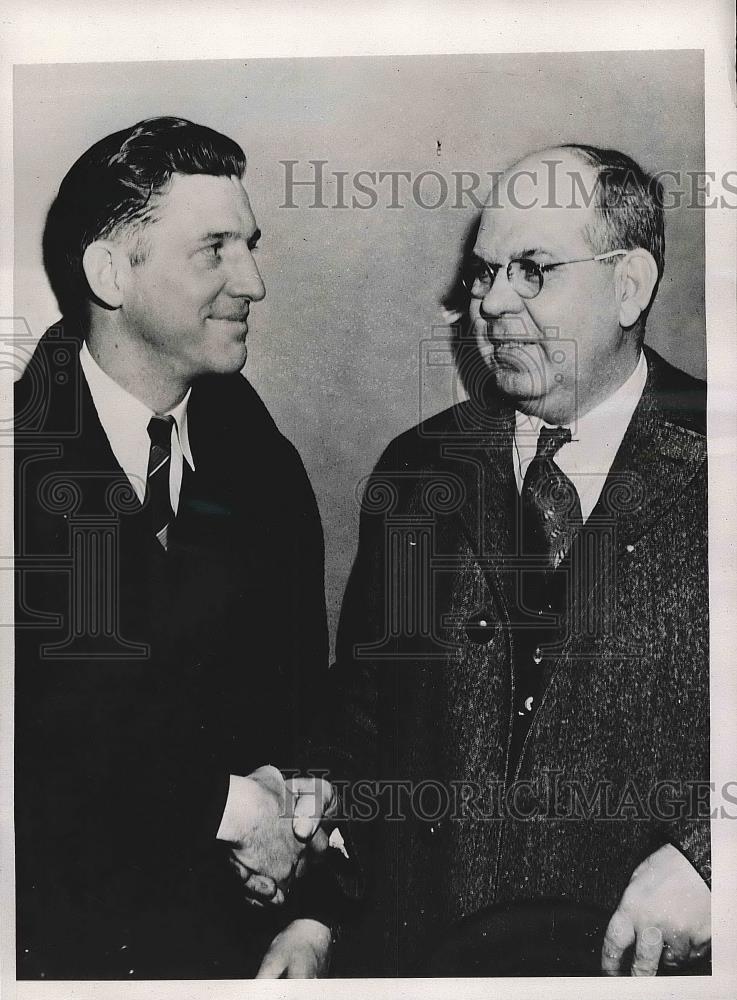 1941 Press Photo Raymond Payne and John Akes at US arsenal - Historic Images