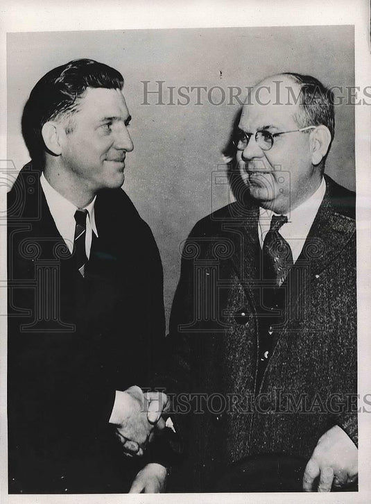 1941 Press Photo Raymond Payne and John Akes at US arsenal - Historic Images