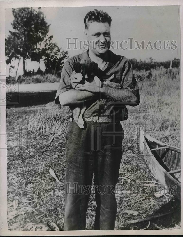 1938 Press Photo Professor Lips 7 his pet dog in Labrador - nea86331 - Historic Images
