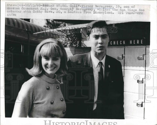 1969 Press Photo San Diego, Calif. Victor Beregovoy & hostess Cathy Birk - Historic Images