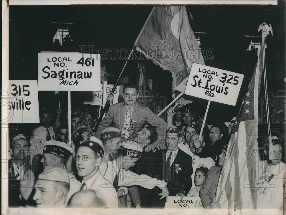 1937 Press Photo UAW pres. Homer Martin &amp; delegates at convention - nea91057 - Historic Images