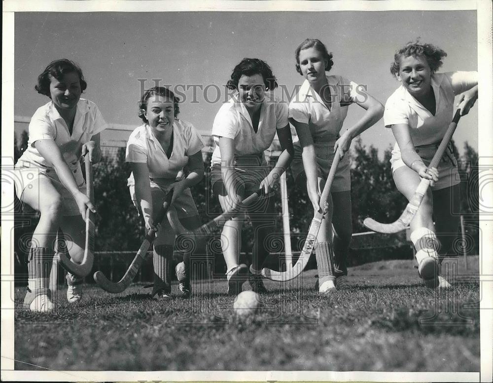 1936 Press Photo UCLA girls at hockey, W Hassard,R Lawrence, Perry,Tooney.Wilts - Historic Images