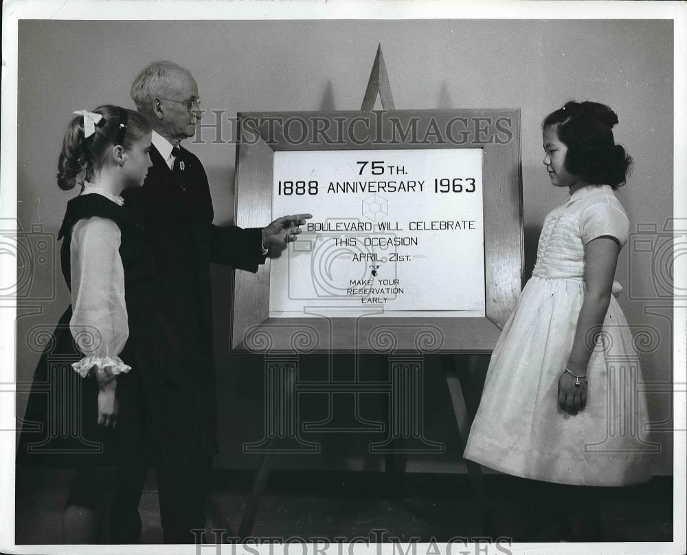1963 Press Photo Barb Taketa, Oliver Braman & Diane Millward at Cleveland church - Historic Images