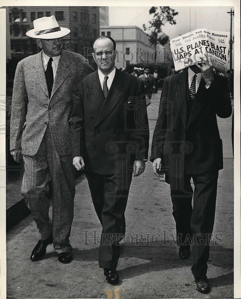 1942 Press Photo Robert Noble and his partner Ellis Jones - nea88028 - Historic Images
