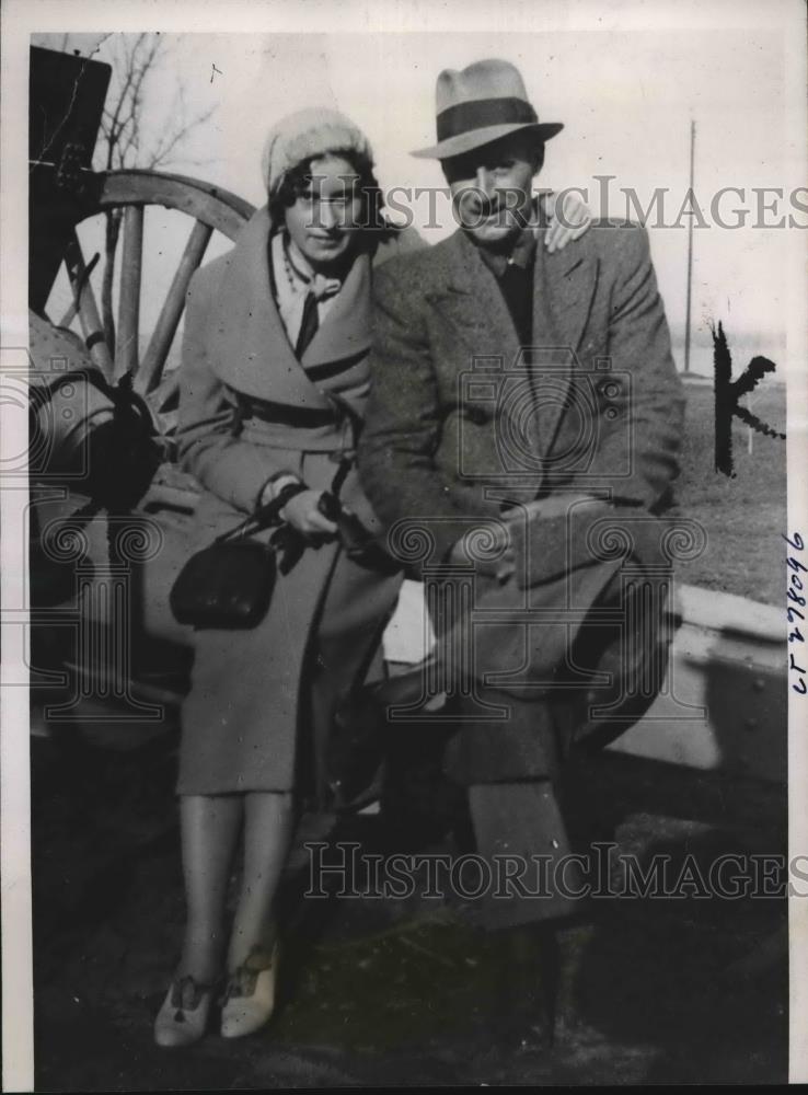 1934 Press Photo Lawrence Kilmer, 26, Miss Agatha Arnold, 22 - Historic Images