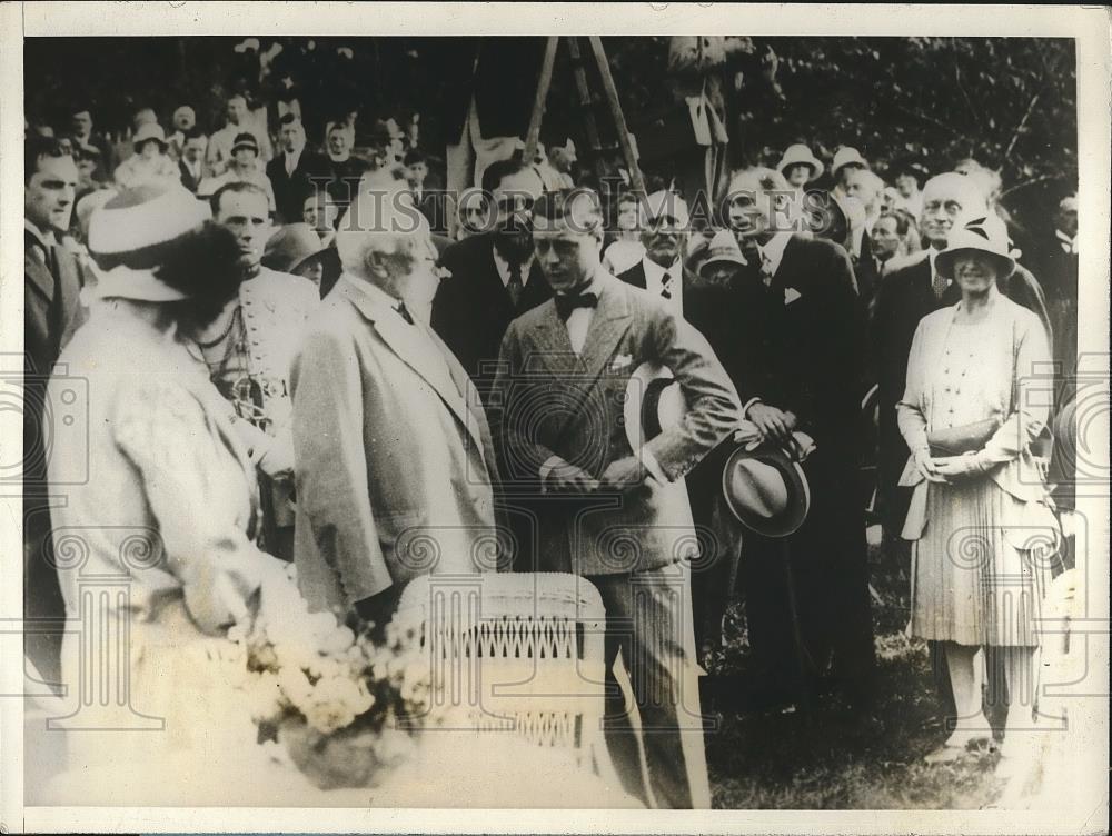 1928 Press Photo The Prince of Wales visits Queen Alexanda Hospital in Egypt - Historic Images