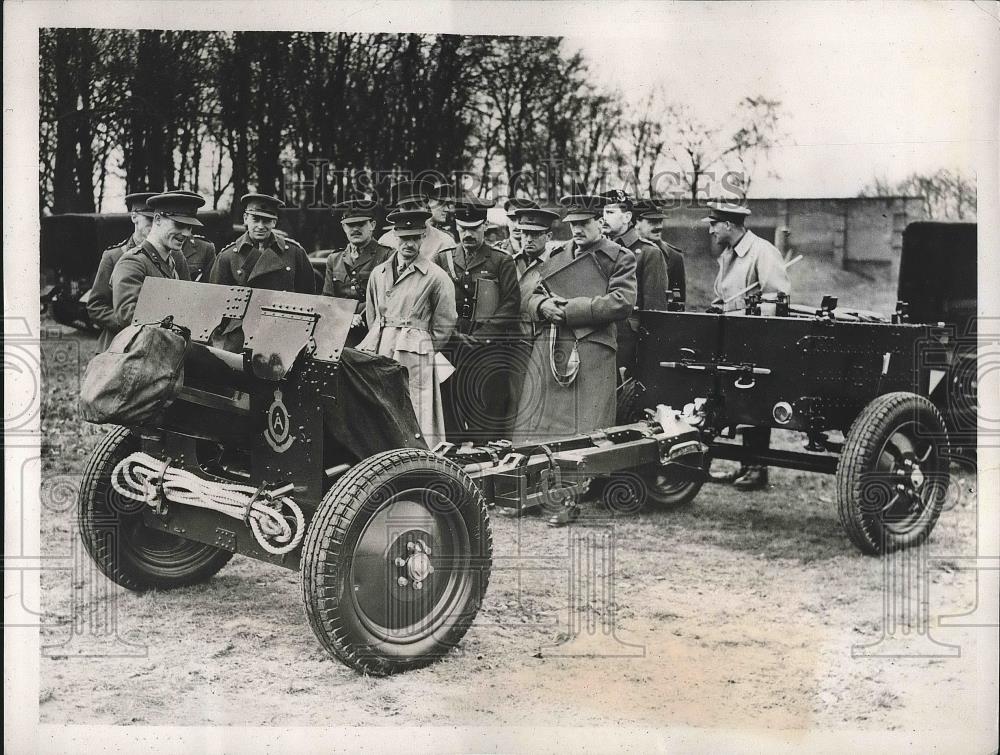 1938 Press Photo College Students From Camberley Look At Howitzer During Visit - Historic Images