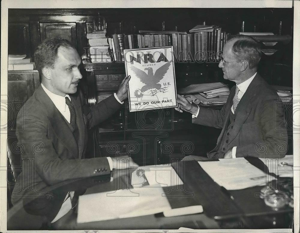 1933 Press Photo Charles Coiner Philadelphia Artist Mayor J. Hampton Moore - Historic Images