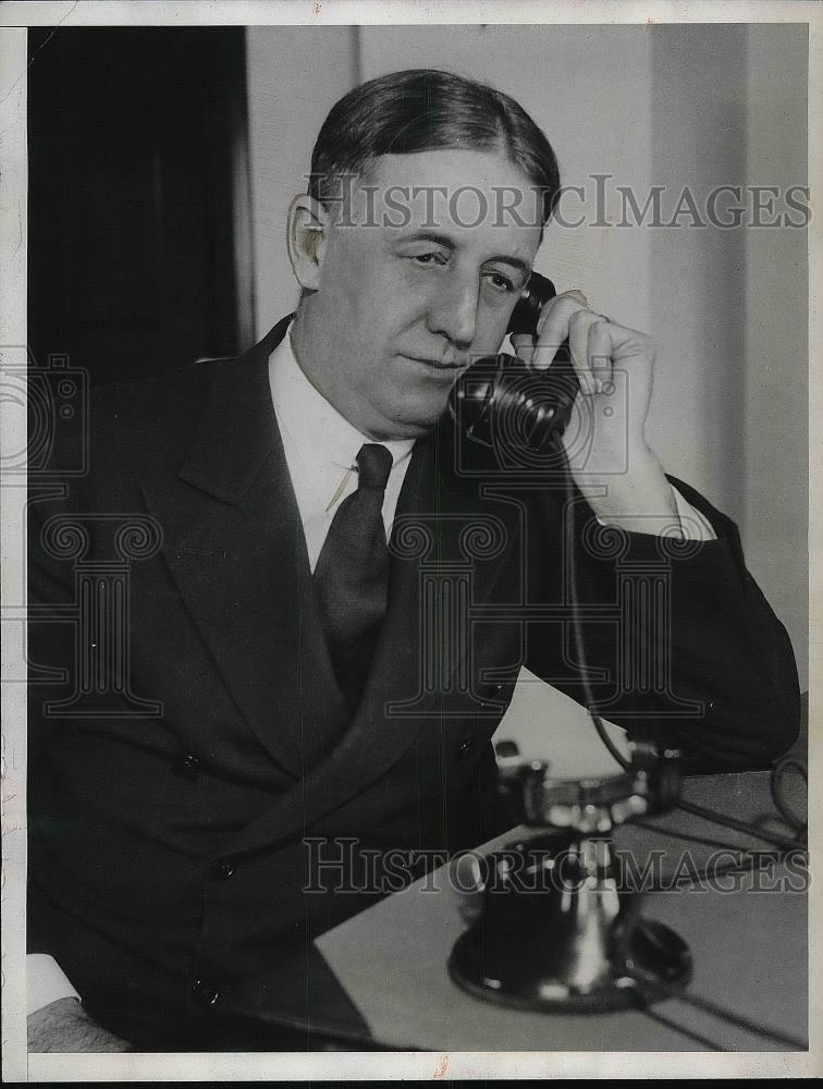 1933 Press Photo Paul Bestor, Farm Loan Comm at his D.C. desk - nea92002 - Historic Images