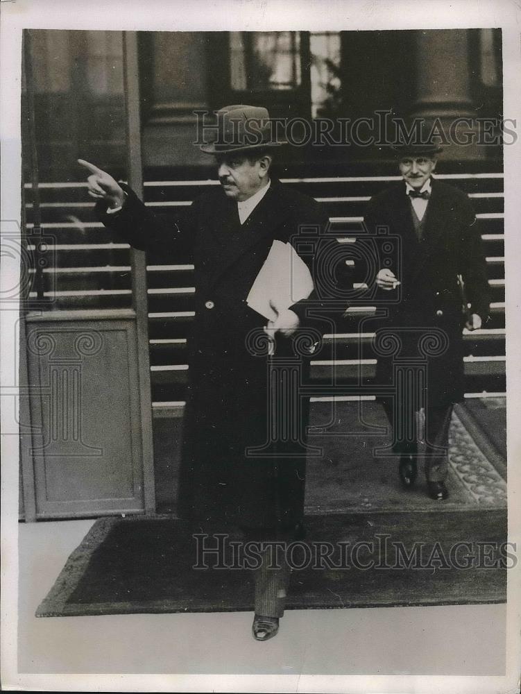 1935 Press Photo Premier Laval of France prepares for Chamber of Deputies openin - Historic Images