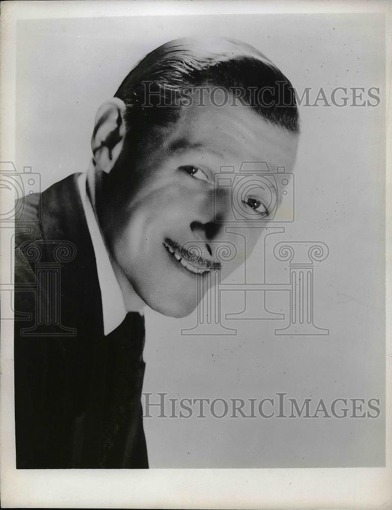 1948 Press Photo Man posing for camera - nea92061 - Historic Images