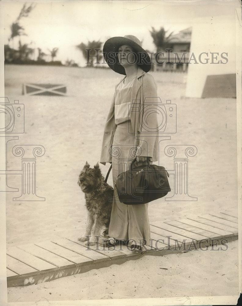 1929 Press Photo Mrs Henry Anderson Gorman New York Sea Spray Beach - nea94415 - Historic Images