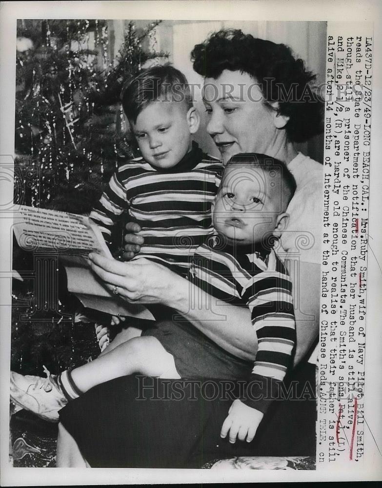 1949 Press Photo Mrs. Ruby Smith and her children Pat and Mike - nea87386 - Historic Images