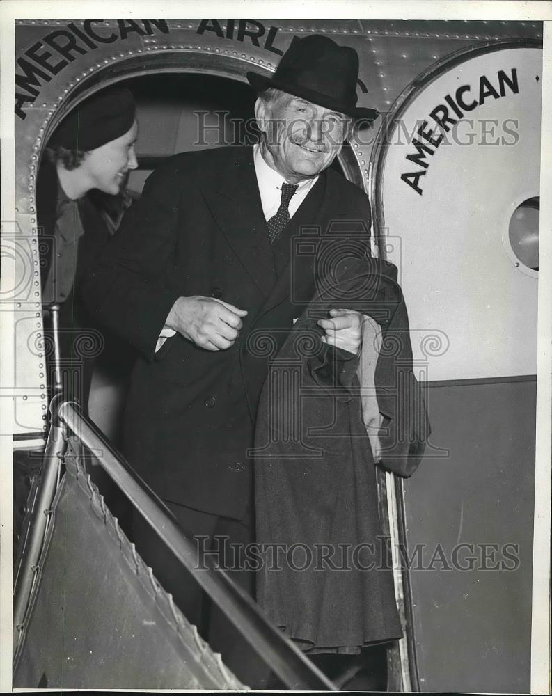 1936 Press Photo Bernarr McFadden Arriving LA - nea90756 - Historic Images