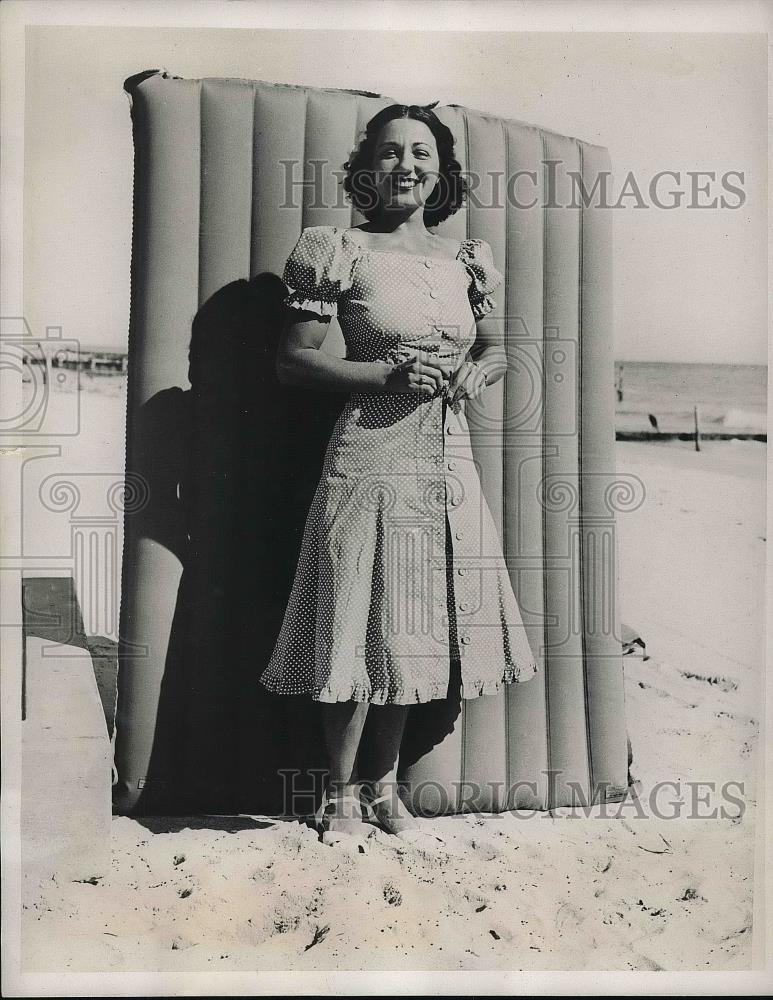 1939 Press Photo Socialite Mrs. Santa Maria Sabbatino at Miami Beach - nea79114 - Historic Images