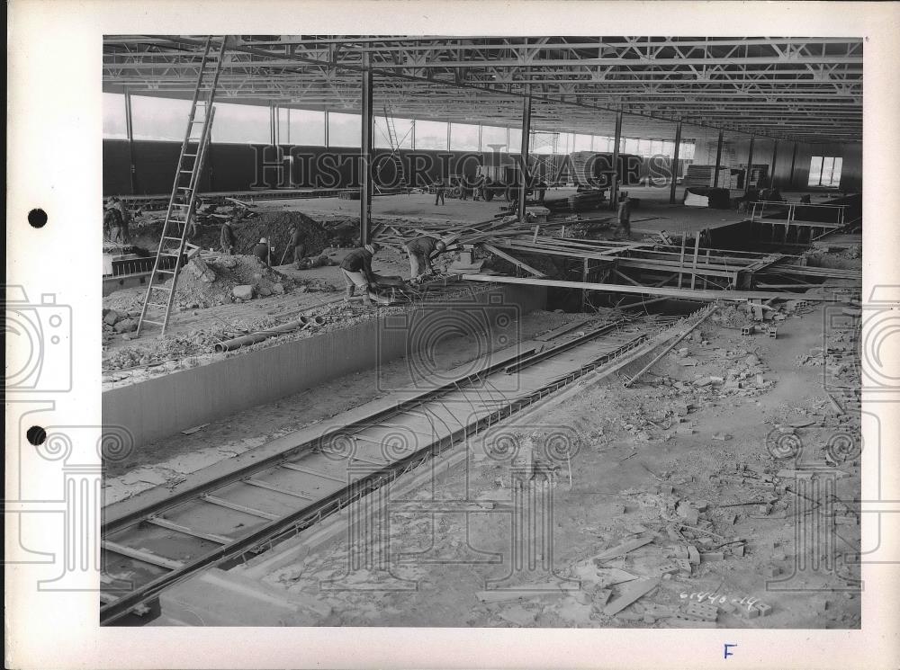 1956 Press Photo Construction of Chrysler Ohio Stamping Plant Track 3 - Historic Images