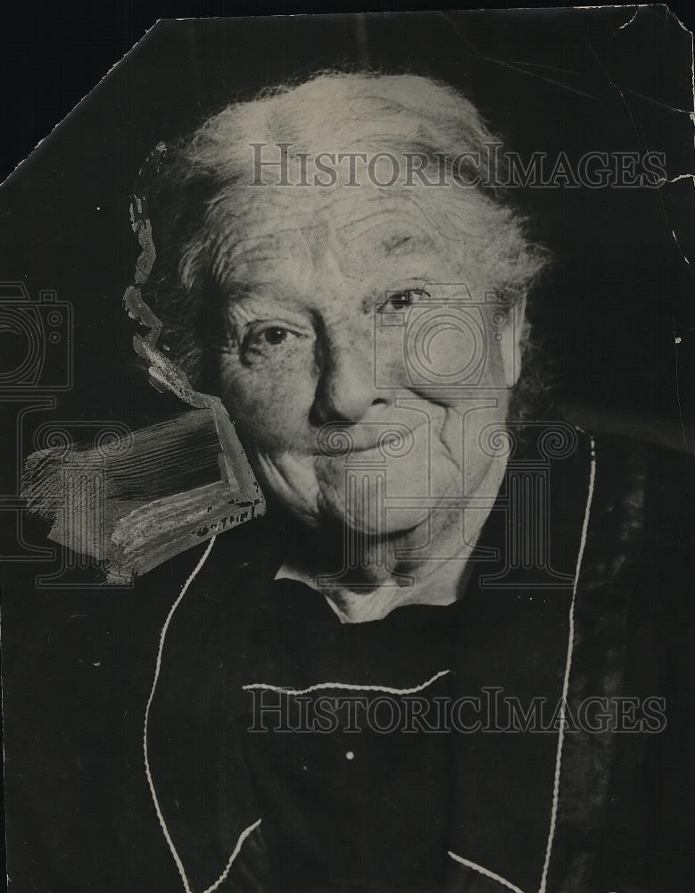 1926 Press Photo elderly woman with a cheerful countenance - nea78880 - Historic Images