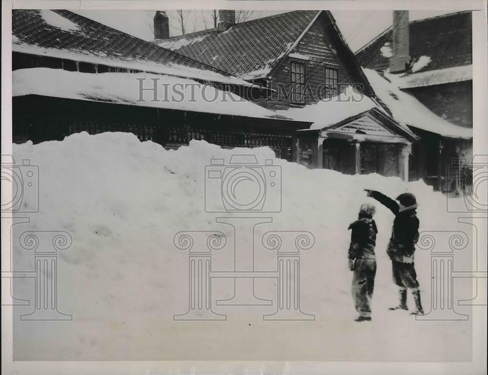 2937 Press Photo 25 Inch Snow Fall Minnesota Point Minn - nea90014 - Historic Images