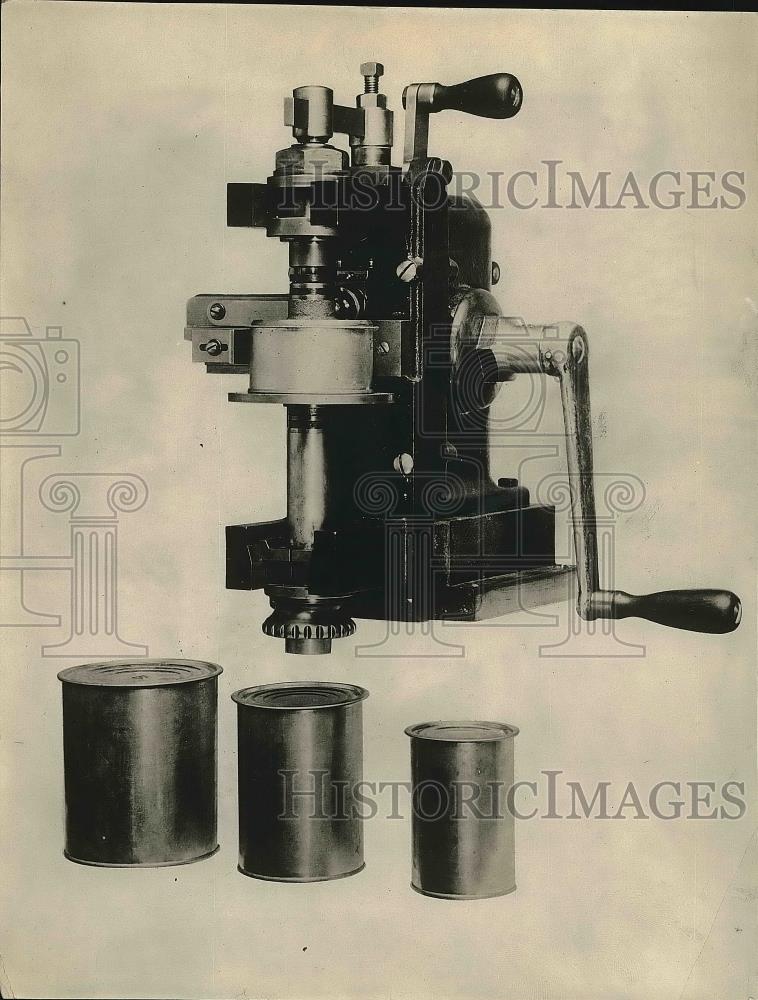 1921 Press Photo A home canning press on exhibit - nea76642 - Historic Images