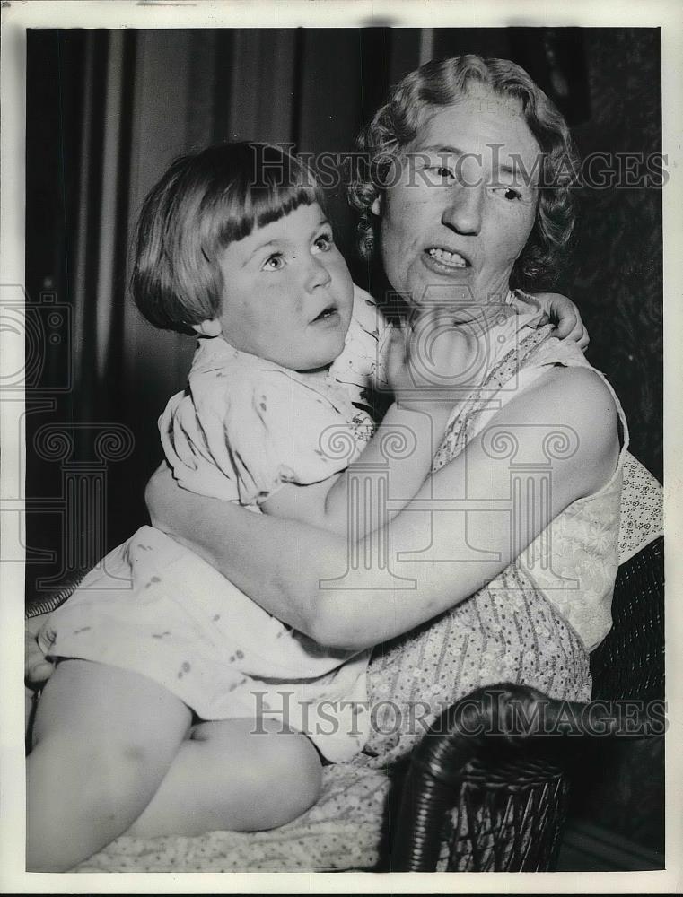 1936 Press Photo Mrs C.H. Hess &amp; Her Daughter Edna Jones - nea80053 - Historic Images