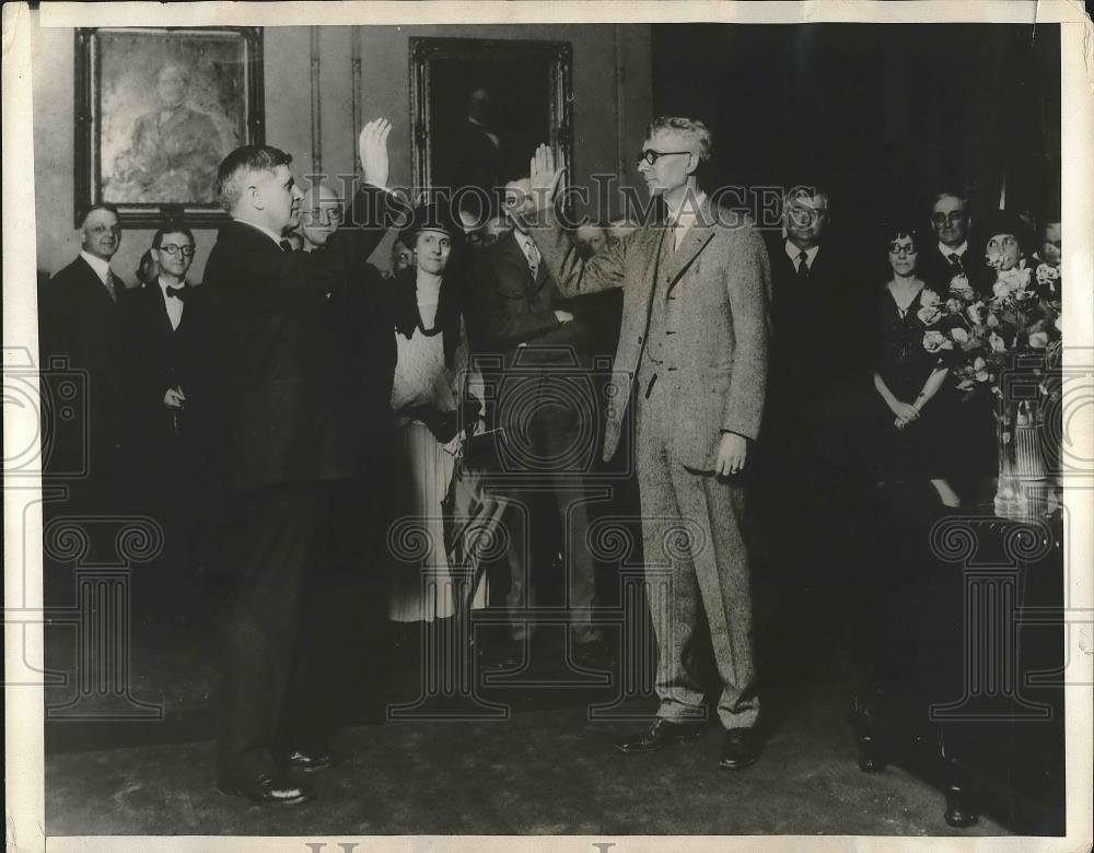 1924 Press Photo Chief Justice Louis Ewbank Swears In James Branch As Governor - Historic Images
