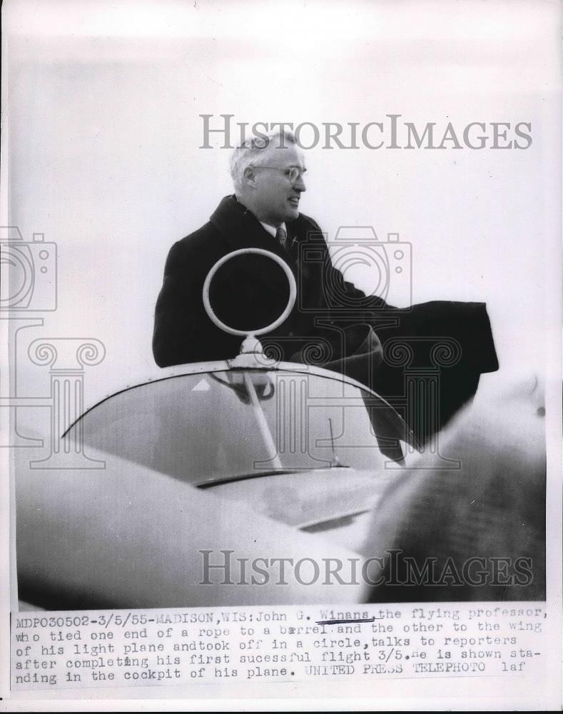 1955 Press Photo John Winans a professor of flying - nea84216 - Historic Images