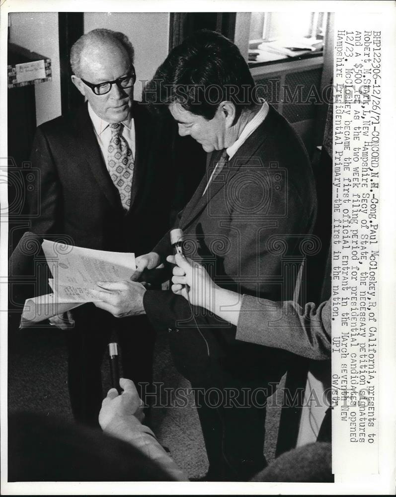 1972 Press Photo Congressman Paul McCloskey with Robert Stark Secretary of State - Historic Images