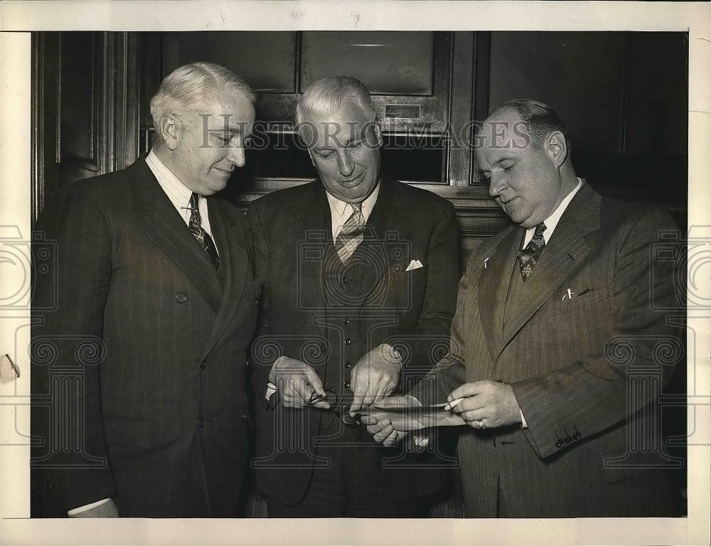 1941 Press Photo Dem Natl. Comm. Oliver Quale, CA Rooney &amp; Sen. Guy Gillette - Historic Images