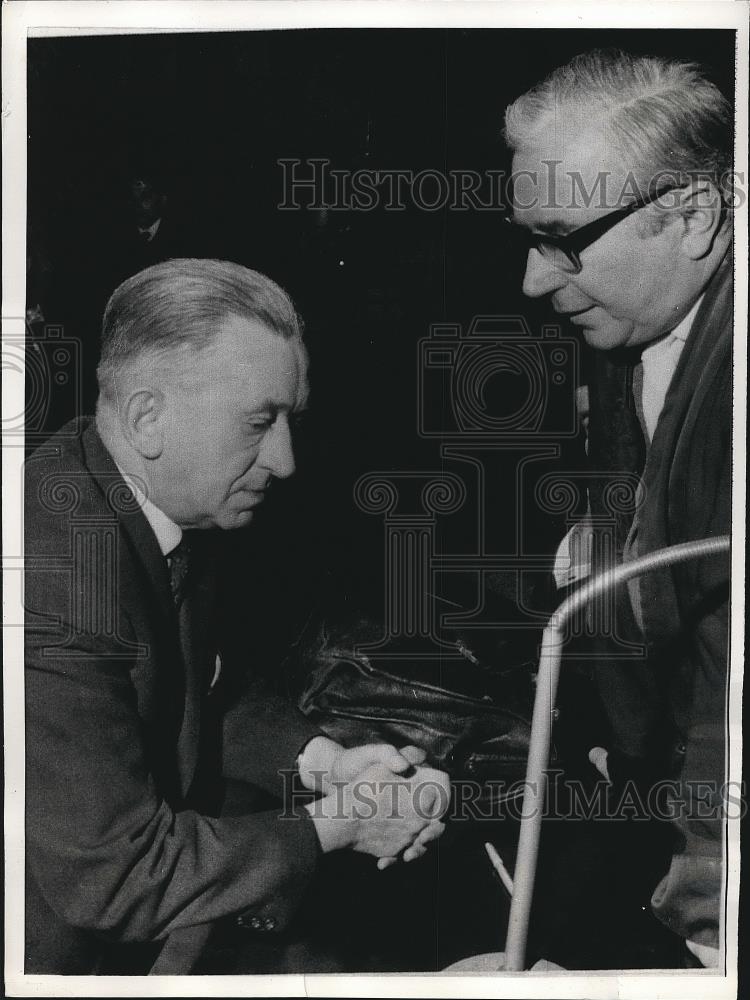 1968 Press Photo Former Nazi Judge Hans Joachim Robso with his defense attorney - Historic Images