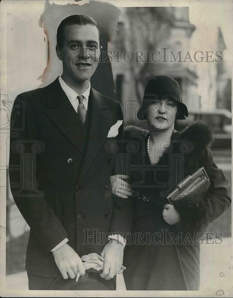 1930 Press Photo Morton Hay &amp; Wife Standing Outside - nea87360 - Historic Images