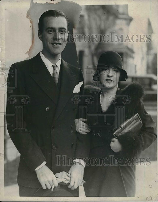 1930 Press Photo Morton Hay & Wife Standing Outside - nea87360 - Historic Images