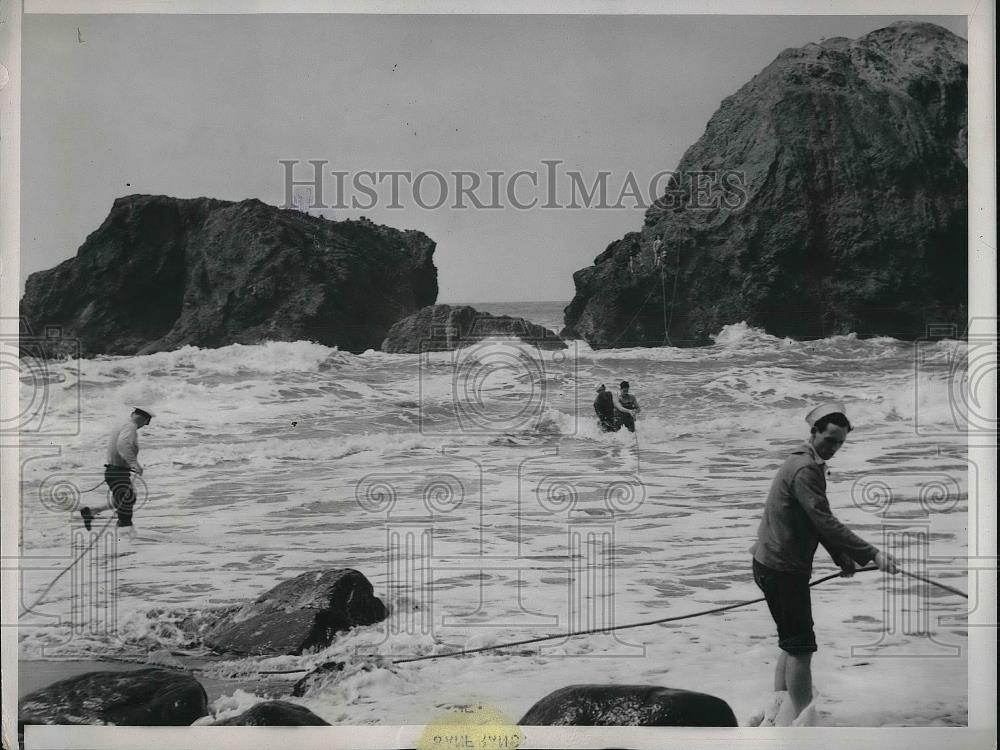 1938 Press Photo Surfman Haggard rescuing swimmers in Calif. - nea79608 - Historic Images