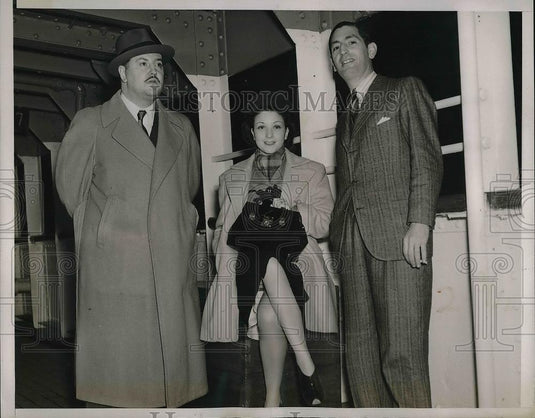 1937 Press Photo Dr. Rene Garzon, Alicia Vignoli & Luis Ceasar Amadori on deck - Historic Images