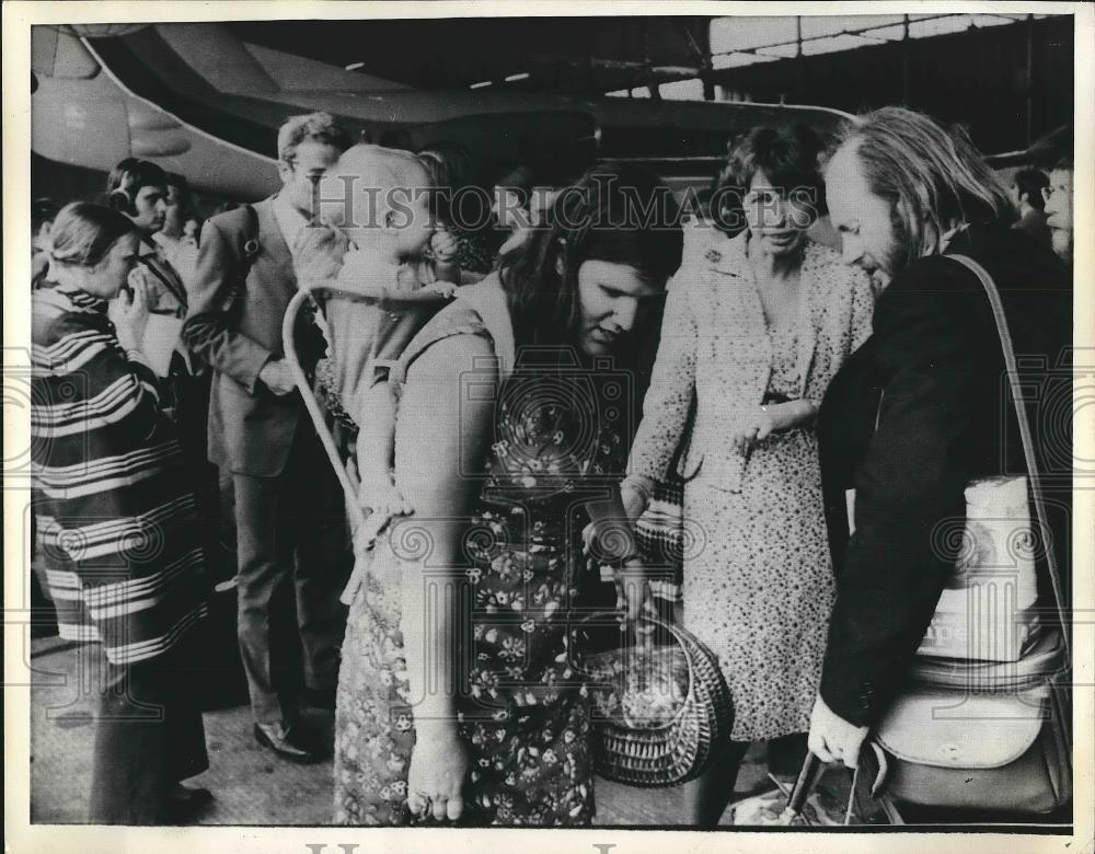 1971 Press Photo Frankfurt, Germany teachers arrive to fill shortage - nea89061 - Historic Images