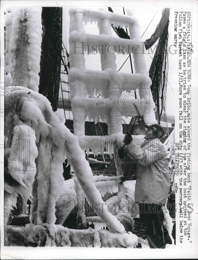 1961 Press Photo NYC, Tony Aribo on fishing boat &quot;Faith of Good Voyage&quot; - Historic Images