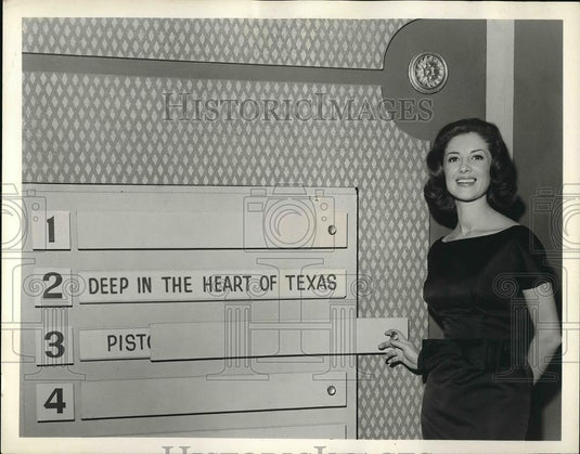 1962 Press Photo Game Show Model Michalina Revealing Answers - nea83541 - Historic Images