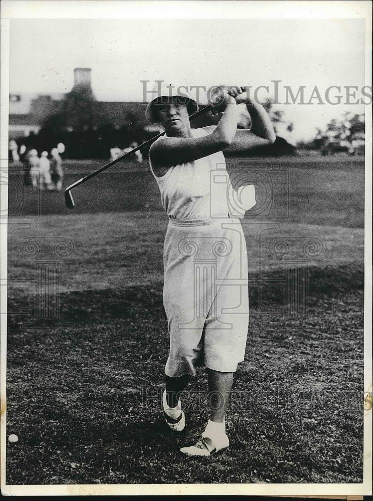 1931 Press Photo Buffalo New York Country Club Harley Higbie Golfing - nea77213 - Historic Images