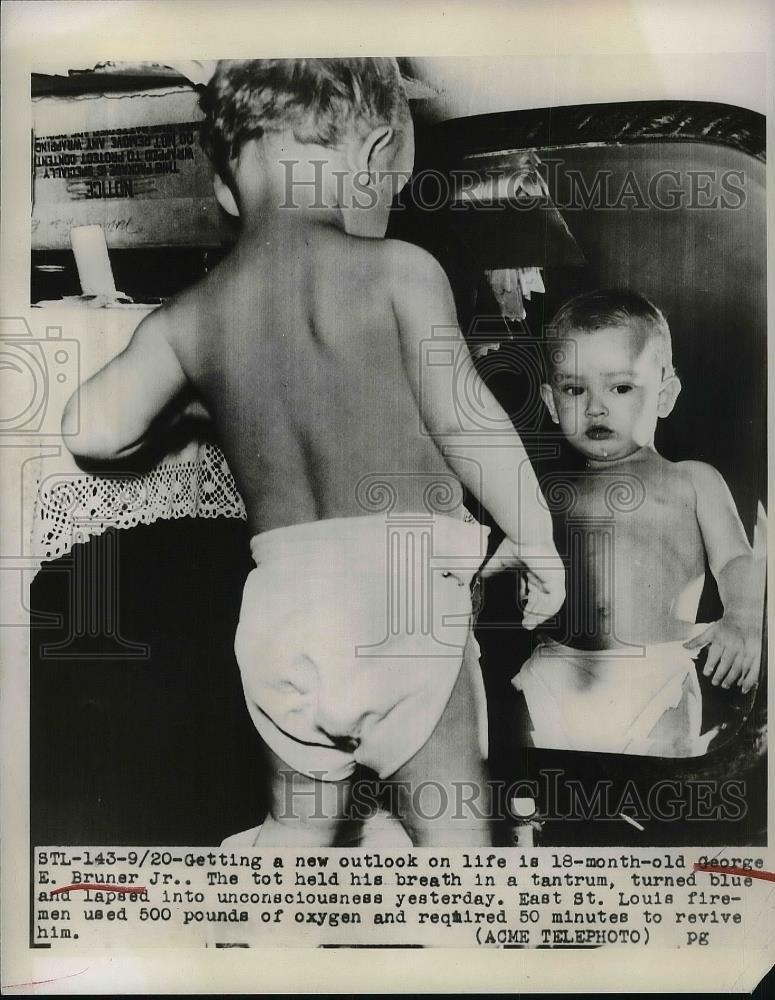 1949 Press Photo St. Louis Toddler George Bruner Jr After Intense Tantrum - Historic Images