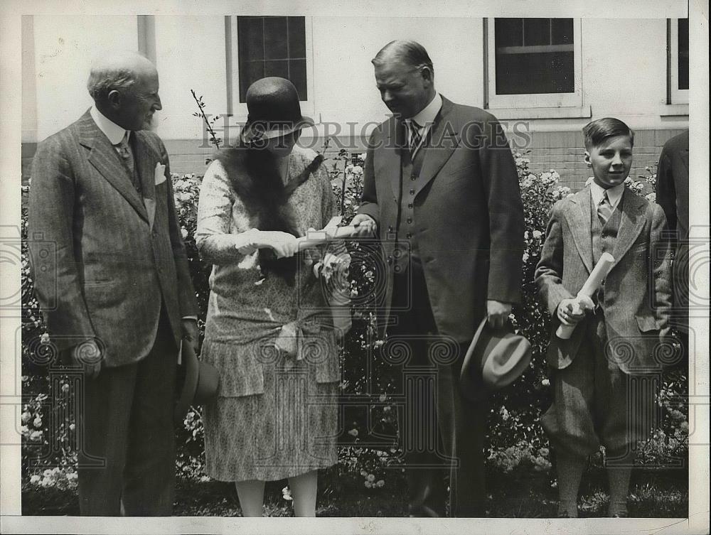 1929 Press Photo Pres. Hoover, Sen. Gillette, Amy Striley, Brenden Finn - Historic Images