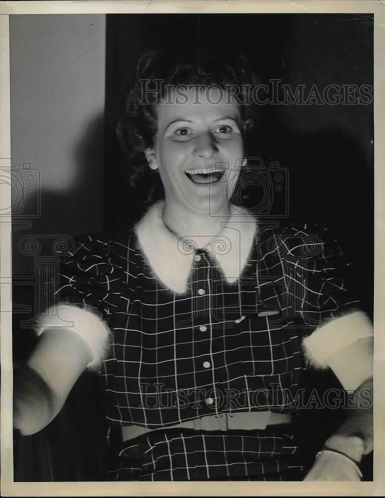 1938 Press Photo Johanna Hoffman, Alleged Nazi Spy, Federal Court, New York - Historic Images
